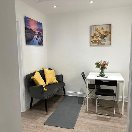 2 Bedroom Apartment London Exteriör bild